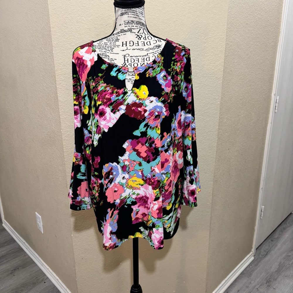 Jones Studio Multicolor Abstract Top‎